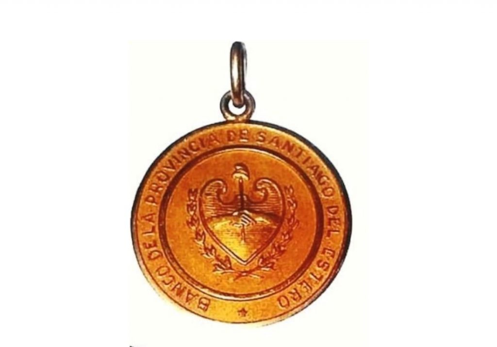 Presentan un libro con medallas santiagueñas para conocer pequeñas y grandes historias del pasado provincial